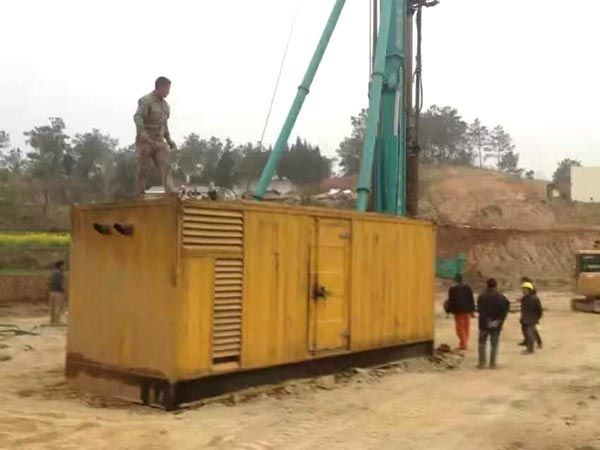 五寨如何判断水冷式机油散热器密封件是否需要更换？